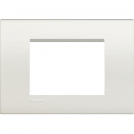 Рамка 3мод. LivingLight прямоугол. бел. Leg BTC LNA4803BI