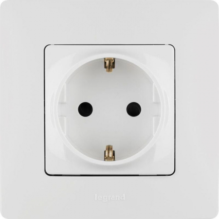 Розетка 1-м СП Etika 16А IP31 250В 2P+E с заземл. защ. шторки немецк. стандарт винтов. клеммы механизм бел. IEK 672222