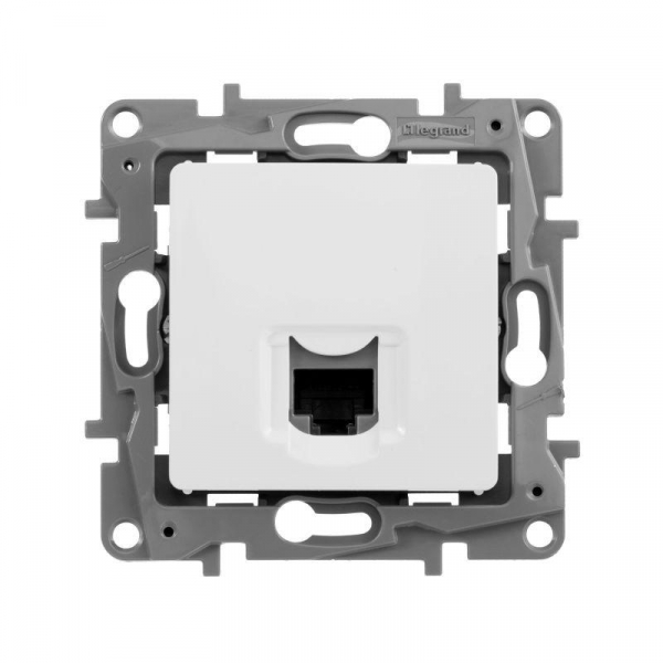 Розетка компьютерная 1-м СП Etika RJ45 кат.5E UTP механизм бел. IEK 672241
