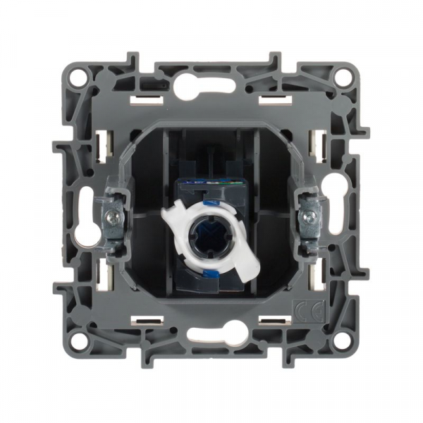 Розетка компьютерная 1-м СП Etika RJ45 кат.5E UTP IP20 механизм сл. кость IEK 672341